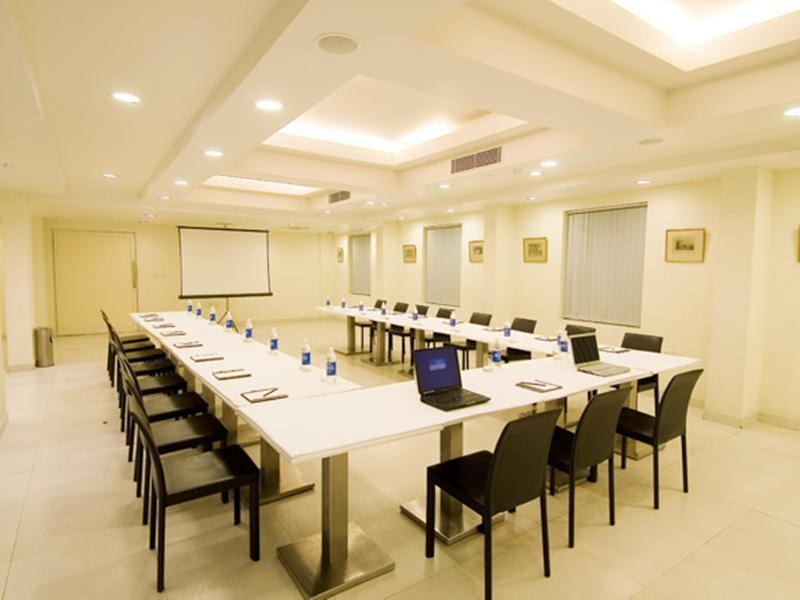 Avalon Courtyard Residence Suites New Delhi Exterior photo