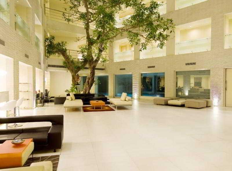 Avalon Courtyard Residence Suites New Delhi Interior photo