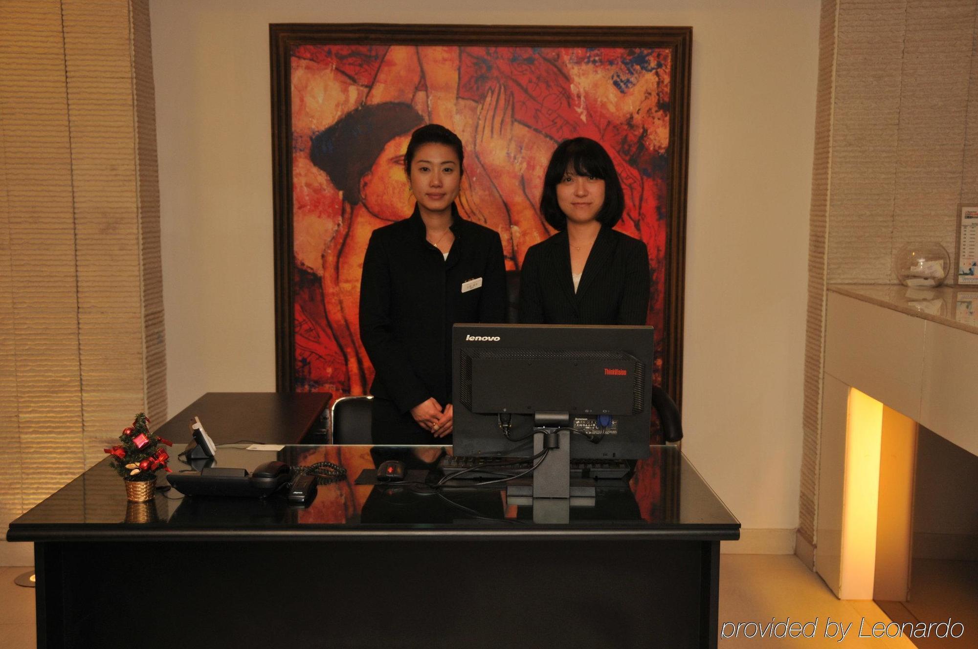 Avalon Courtyard Residence Suites New Delhi Interior photo