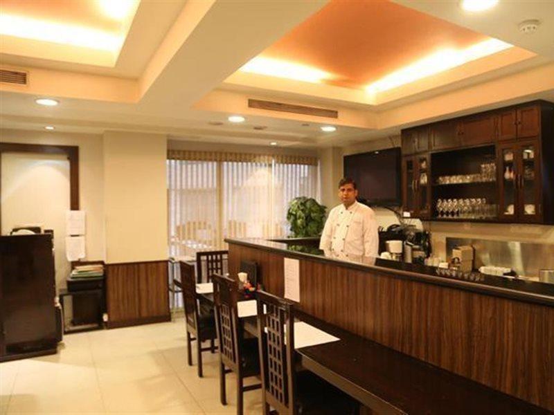 Avalon Courtyard Residence Suites New Delhi Exterior photo