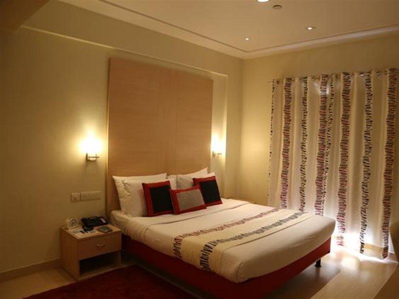 Avalon Courtyard Residence Suites New Delhi Exterior photo