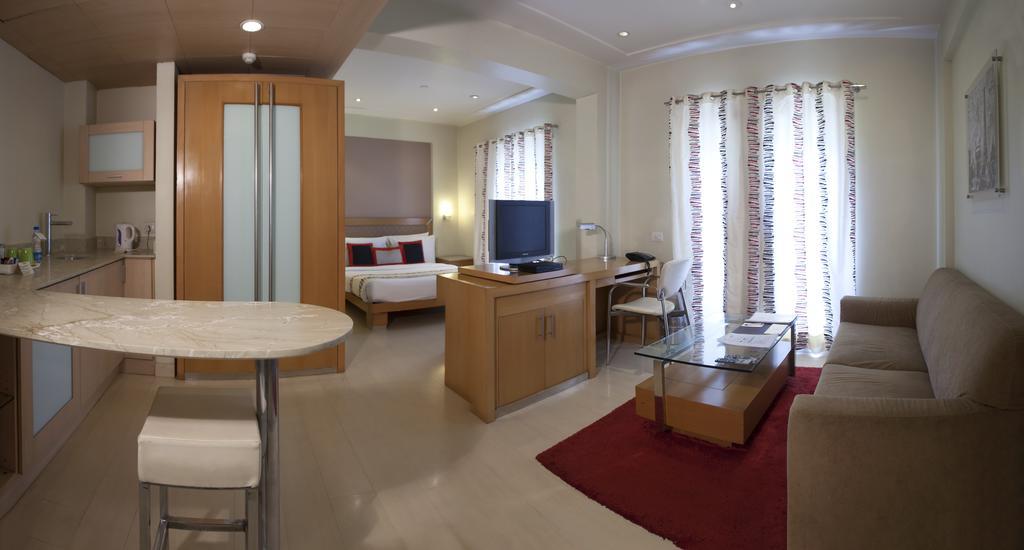 Avalon Courtyard Residence Suites New Delhi Exterior photo