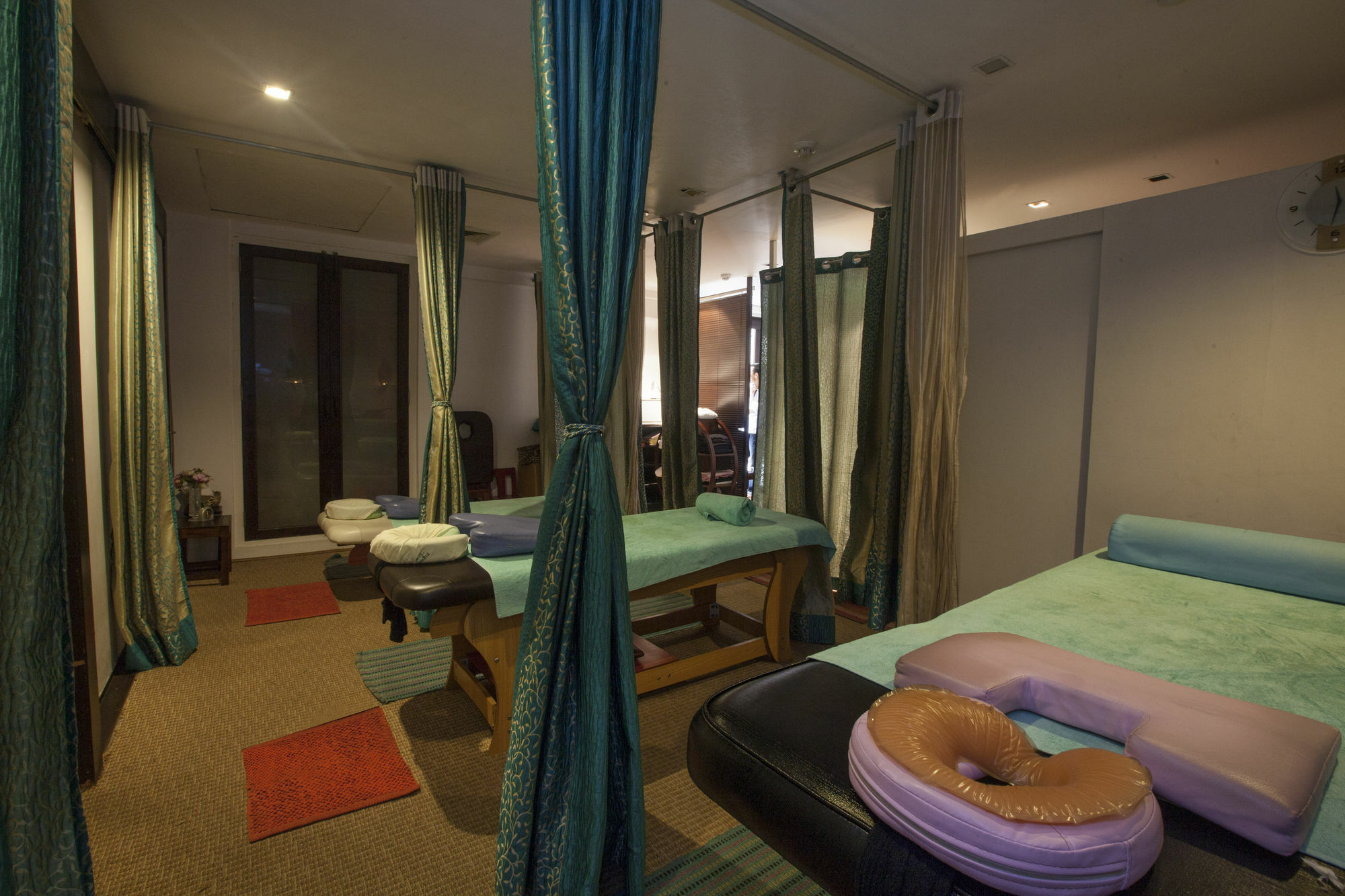 Avalon Courtyard Residence Suites New Delhi Exterior photo
